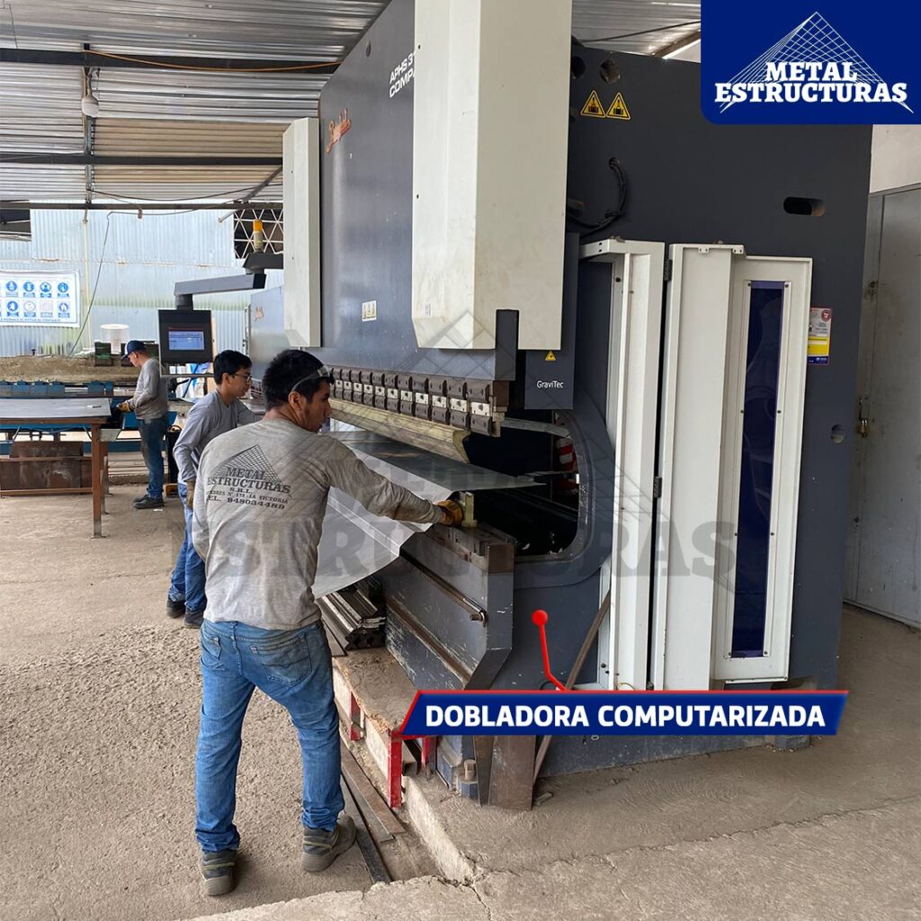 Corte y doblez de planchas metálicas